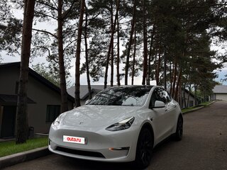 2023 Tesla Model Y Long Range Dual Motor I, белый, 2890000 рублей, вид 3