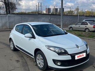 2013 Renault Megane III Рестайлинг, белый, 680000 рублей, вид 4