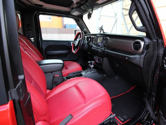 2020 Jeep Wrangler IV (JL), чёрный, 4995000 рублей - вид 13