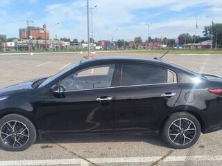 2019 Kia Rio IV, чёрный, 1700000 рублей, вид 5