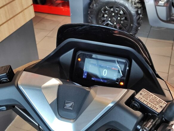 2026 Honda PCX 160, коричневый - вид 5