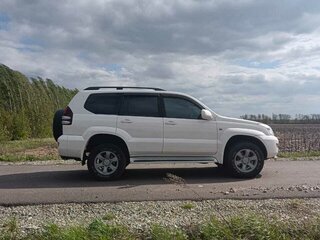 2005 Toyota Land Cruiser Prado 4-speed 120 Series, белый, 1900000 рублей, вид 4