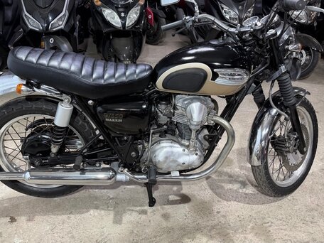 2001 Kawasaki W 650, серебристый, 349000 рублей, вид 3