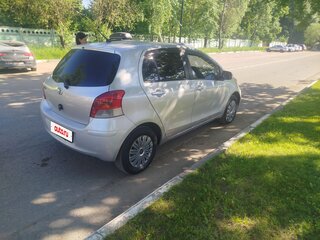 2009 Toyota Vitz II (XP90), серебристый, 430000 рублей, вид 4