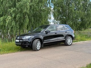 2012 Volkswagen Touareg II, чёрный, 2050000 рублей, вид 2