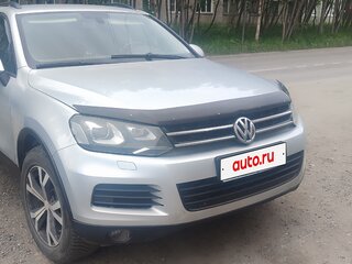 2011 Volkswagen Touareg II, серебристый, 1300000 рублей, вид 2