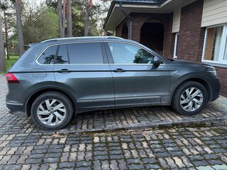 2021 Volkswagen Tiguan II Рестайлинг, серый, 3150000 рублей, вид 2