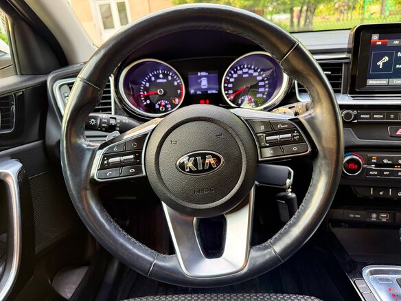2018 Kia Ceed III, белый - вид 10
