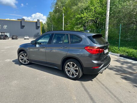 2017 BMW X1 20i xDrive II (F48), серый, 2600000 рублей, вид 5