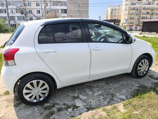 2009 Toyota Vitz II (XP90), белый, 650000 рублей, вид 5