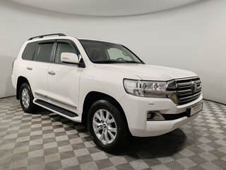 2016 Toyota Land Cruiser 200 Series Рестайлинг 2, белый, 5299000 рублей, вид 3