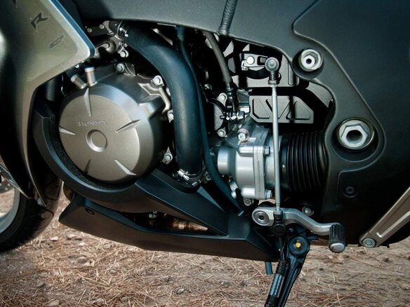 2012 Honda VFR 1200, коричневый, 1199999 рублей - вид 12