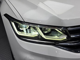 2022 Volkswagen Tiguan II Рестайлинг, белый, 3200000 рублей, вид 3