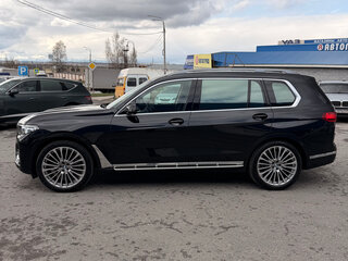 2021 BMW X7 40i I (G07), чёрный, 9000000 рублей, вид 4