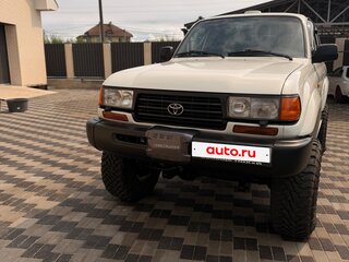 1996 Toyota Land Cruiser 80 Series Рестайлинг, белый, 3000000 рублей, вид 3