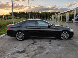 2020 BMW 5 серии 530d xDrive VII (G30/G31/G38), чёрный, 4000000 рублей, вид 4