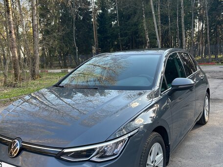 2020 Volkswagen Golf VIII, серый, 2700000 рублей, вид 1