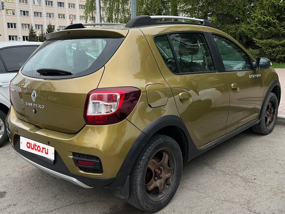 2017 Renault Sandero Stepway II, зелёный, 632000 рублей - вид 2