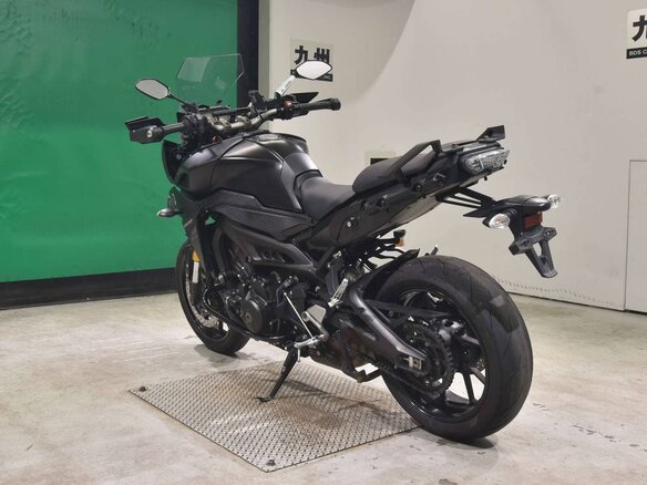 2017 Yamaha MT-09 Tracer (FJ-09), чёрный, 729000 рублей - вид 8