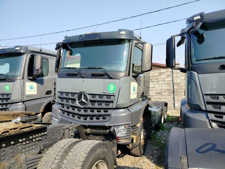 2021 Mercedes-Benz Arocs, серый, 12020000 рублей, вид 1