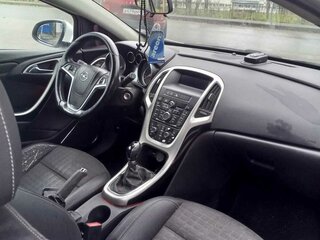 2012 Opel Astra GTC J Рестайлинг, белый, 599999 рублей, вид 5