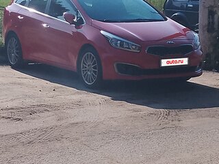 2017 Kia Ceed II Рестайлинг, красный, 1420000 рублей, вид 2