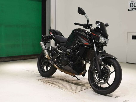2025 Kawasaki Z 400, чёрный, 697000 рублей, вид 3