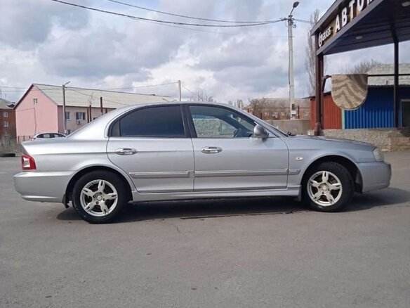 2005 Kia Magentis I Рестайлинг, серебристый, 600000 рублей - вид 9