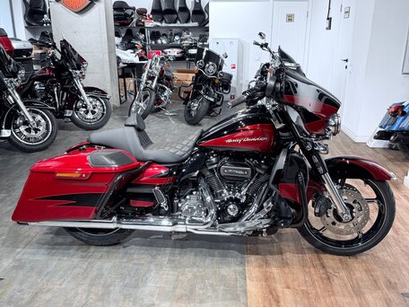 2017 Harley-Davidson CVO Street Glide, чёрный, 2299000 рублей, вид 2
