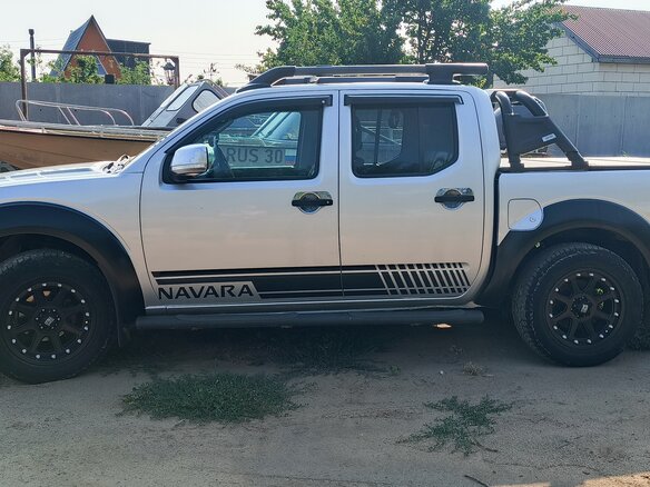 2012 Nissan Navara (Frontier) III (D40) Рестайлинг, белый, 2000000 рублей - вид 2