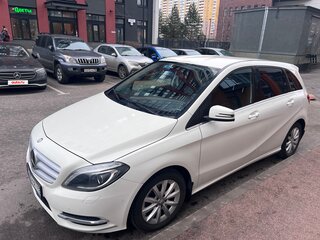 2014 Mercedes-Benz B-Класс 180 II (W246) Рестайлинг, белый, 1250000 рублей, вид 1