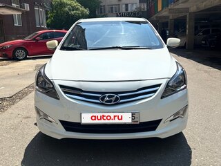 2016 Hyundai Solaris I Рестайлинг, белый, 700000 рублей, вид 1