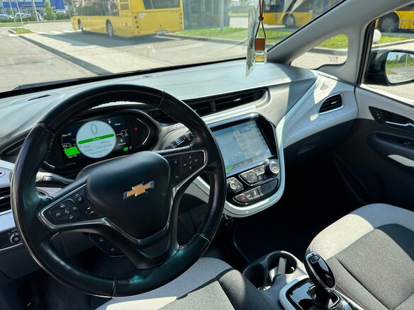 2020 Chevrolet Bolt I, чёрный, 1250000 рублей - вид 11
