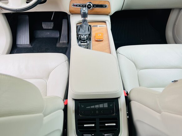 2020 Volvo XC90 II Рестайлинг 1, синий, 4750000 рублей - вид 13