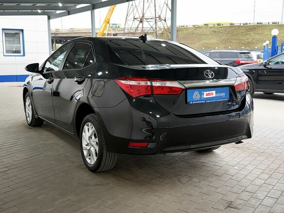 2018 Toyota Corolla XI (E160, E170, E180) Рестайлинг 1, чёрный - вид 2
