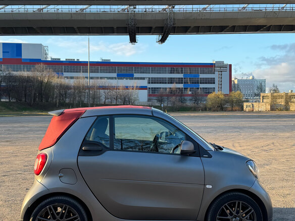 2016 Smart Fortwo III, серый, 1790000 рублей - вид 4