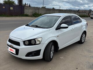 2012 Chevrolet Aveo II, белый, 650000 рублей, вид 1