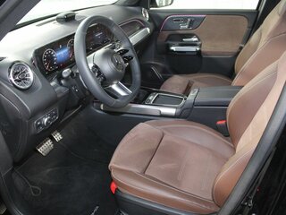 2025 Mercedes-Benz GLB 250 I (X247) Рестайлинг, чёрный, 6957000 рублей, вид 2