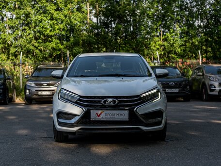 2024 Lada (ВАЗ) Vesta I Рестайлинг (NG), белый, 1166000 рублей, вид 3