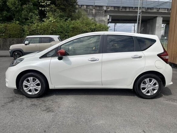 2017 Nissan Note II Рестайлинг, белый, 730000 рублей - вид 5