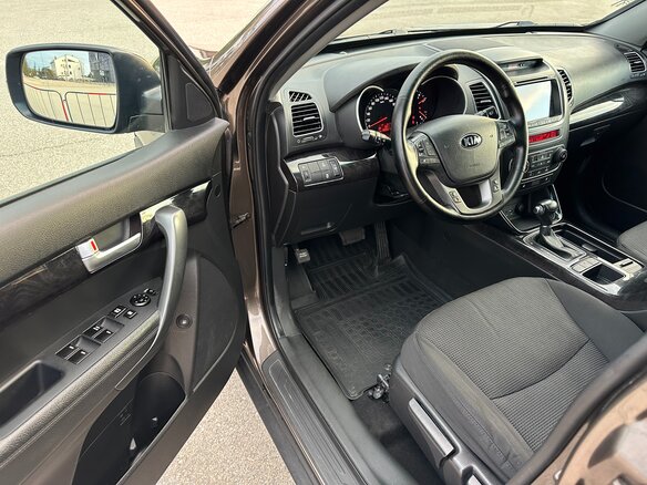 2018 Kia Sorento II Рестайлинг, бежевый, 2097000 рублей - вид 13
