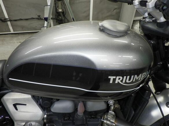 2020 Triumph Speed Twin, серый, 900000 рублей - вид 10