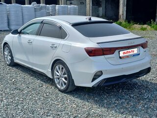 2022 Kia Cerato IV Рестайлинг, белый, 2220000 рублей, вид 4