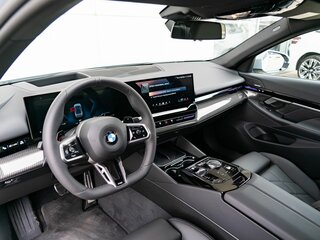 2026 BMW 5 серии 540d xDrive VIII (G60/G61/G68), серый, 15190000 рублей, вид 3