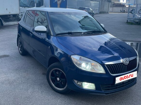 2010 Skoda Fabia II Рестайлинг, синий, 540000 рублей - вид 2
