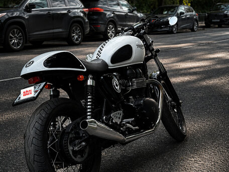 2015 Triumph Thruxton, белый, 1000000 рублей, вид 5