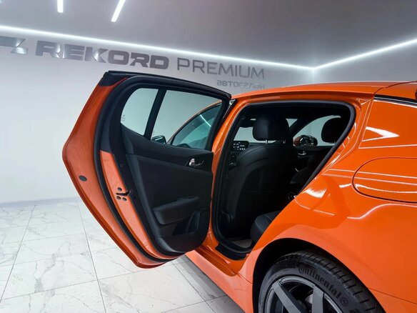 2019 Kia Stinger I, оранжевый, 3638000 рублей - вид 21