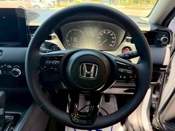 2022 Honda Vezel II, серый, 2200000 рублей - вид 5
