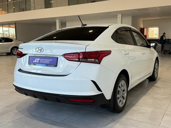 2020 Hyundai Solaris II Рестайлинг, белый - вид 7