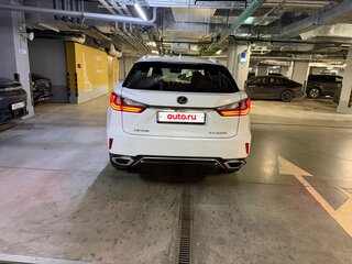 2017 Lexus RX 300 IV, белый, 3900000 рублей, вид 4